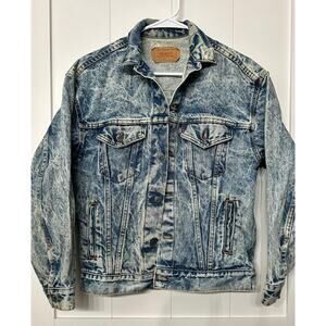 Levi’s Vintage Denim jacket stone wash size Large
